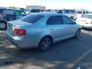 2006 Volkswagen Jetta 2.5L с VIN 3VWRF71K36M693325, выставлен на аукционе IAAI как лот 42101003 с пробегом 356 498 миль миль и . История ставок и продаж доступна на DreamBid. Изображение 4.