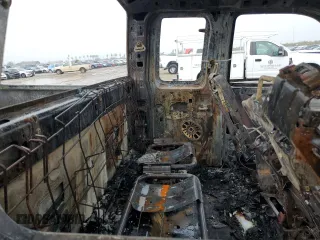 2003 Ford F-350 XL с VIN 1FTWX33P43EC13685, выставлен на аукционе Copart как лот 84529704 с пробегом Не указан миль и На запчасти • Non repairable. История ставок и продаж доступна на DreamBid. Изображение 10.