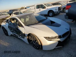 2015 BMW i8 z VIN WBY2Z2C54FV392704, wystawiony jako Copart lot #73805174 z przebiegiem 69 393 mil mil oraz Szkoda całkowita • Salvage title. Historia ofert i sprzedaży dostępna na DreamBid. Obrazek 4.