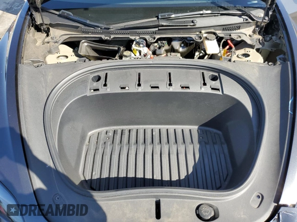2024 Tesla Model 3 z VIN 5YJ3E1EA1RF736188, wystawiony jako Copart lot #57891625 z przebiegiem 9128 mil mil oraz Szkody całkowita. Historia ofert i sprzedaży dostępna na DreamBid. Obrazek 11.