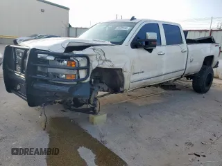 2015 Chevrolet Silverado 3500HD LTZ z VIN 1GC4K0C82FF563117, wystawiony jako Copart lot #54209155 z przebiegiem 335 070 mil mil oraz Szkody całkowita. Historia ofert i sprzedaży dostępna na DreamBid. Obrazek 1.