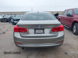 2018 BMW 3 Series 320i with VIN WBA8E1G51JNU92342, listed as a IAAI auction lot 41641934 with 27,477 mi miles. Bid and sale history available at carsss.com. Image 16.