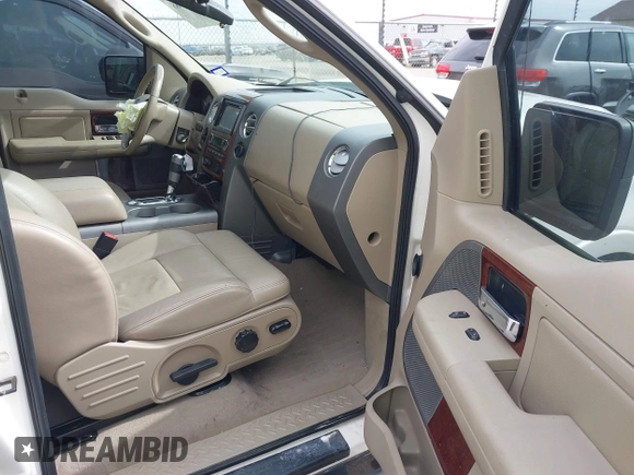2008 Ford F-150 XLT z VIN 1FTPW12V08KD81067, wystawiony jako IAAI lot #41575888 z przebiegiem 137 715 mil mil oraz . Historia ofert i sprzedaży dostępna na DreamBid. Obrazek 5.