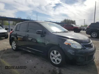 2011 Nissan Versa SL z VIN 3N1BC1CP3BL380457, wystawiony jako Copart lot #53402025 z przebiegiem 94 714 mil mil oraz Szkoda całkowita • Salvage title. Historia ofert i sprzedaży dostępna na DreamBid. Obrazek 4.