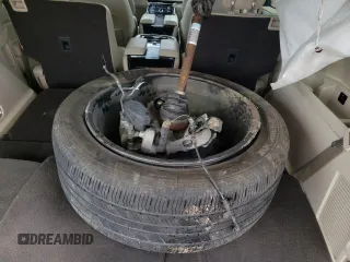 2020 Lincoln Navigator Reserve z VIN 5LMJJ2KTXLEL15201, wystawiony jako Copart lot #41834304 z przebiegiem 18 994 mil mil oraz . Historia ofert i sprzedaży dostępna na DreamBid. Obrazek 15.