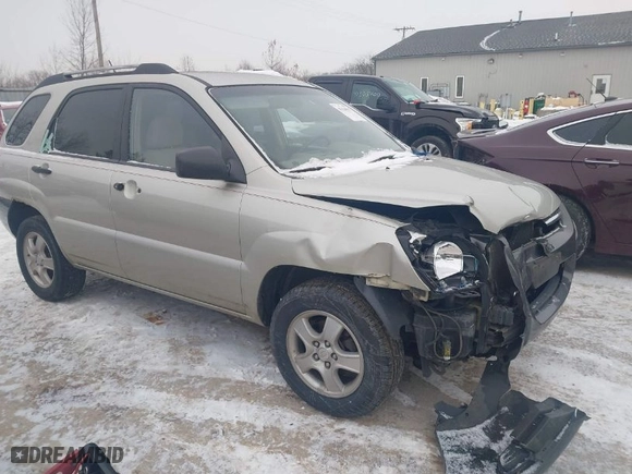 2007 Kia Sportage LX with VIN KNDJF724077301574, listed as a IAAI auction lot 41324962 with 229,597 mi miles. Bid and sale history available at carsss.com. Image 1.