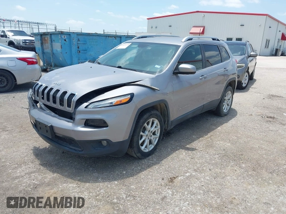 2018 Jeep Cherokee Latitude z VIN 1C4PJLCB2JD596149, wystawiony jako IAAI lot #42454131 z przebiegiem 86 393 mil mil oraz . Historia ofert i sprzedaży dostępna na DreamBid. Obrazek 17.