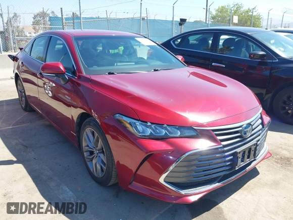 2020 Toyota Avalon Hybrid XLE z VIN 4T1J21FB6LU012708, wystawiony jako IAAI lot #42213957 z przebiegiem 60 295 mil mil oraz . Historia ofert i sprzedaży dostępna na DreamBid. Obrazek 1.