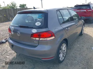2014 Volkswagen Golf TDI w/Sunroof & Nav с VIN WVWDM7AJ7EW006825, выставлен на аукционе IAAI как лот 42505465 с пробегом 81 833 миль миль и . История ставок и продаж доступна на DreamBid. Изображение 4.