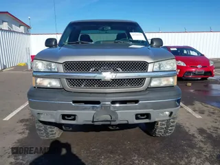 2003 Chevrolet Silverado 1500 with VIN 2GCEK19T331108222, listed as a IAAI auction lot 41549375 with 235,437 mi miles. Bid and sale history available at carsss.com. Image 12.