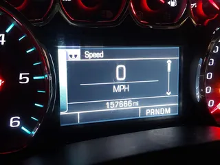 2015 Chevrolet Tahoe LT z VIN 1GNSKBKC1FR111299, wystawiony jako IAAI lot #41887115 z przebiegiem 157 666 mil mil oraz . Historia ofert i sprzedaży dostępna na DreamBid. Obrazek 16.