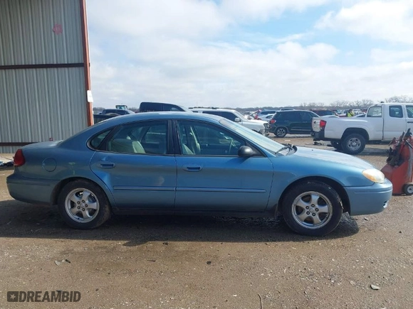 2005 Ford Taurus SE with VIN 1FAFP53U45A176669, listed as a IAAI auction lot 41357877 with 209392 miles. Bid and sale history available at carsss.com. Image 13.