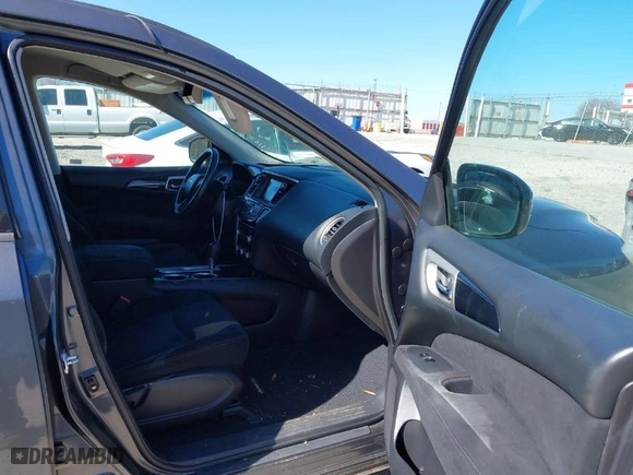 2014 Nissan Pathfinder SV with VIN 5N1AR2MN8EC664141, listed as a IAAI auction lot 41652033 with 167,463 mi miles. Bid and sale history available at carsss.com. Image 5.