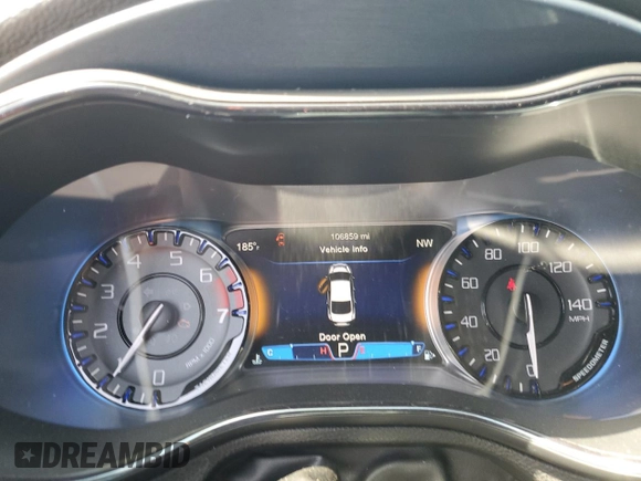 2015 Chrysler 200 S z VIN 1C3CCCBB7FN563423, wystawiony jako Copart lot #57264275 z przebiegiem 106 859 mil mil oraz Szkoda całkowita • Salvage title. Historia ofert i sprzedaży dostępna na DreamBid. Obrazek 9.