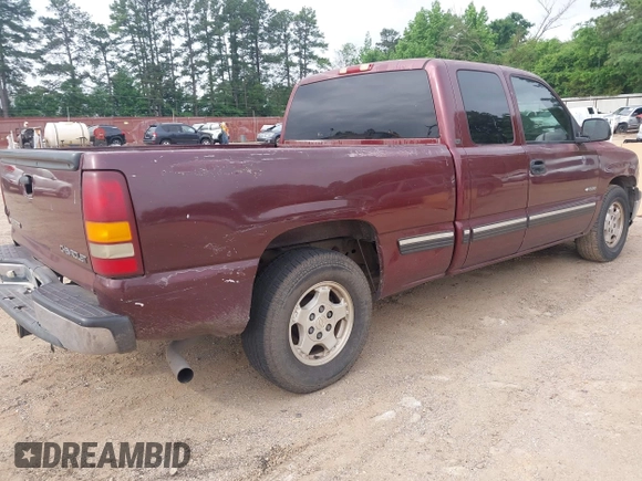 2001 Chevrolet Silverado 1500 LS with VIN 2GCEC19T911148055, listed as a IAAI auction lot 42101561 with 209,174 mi miles. Bid and sale history available at carsss.com. Image 4.