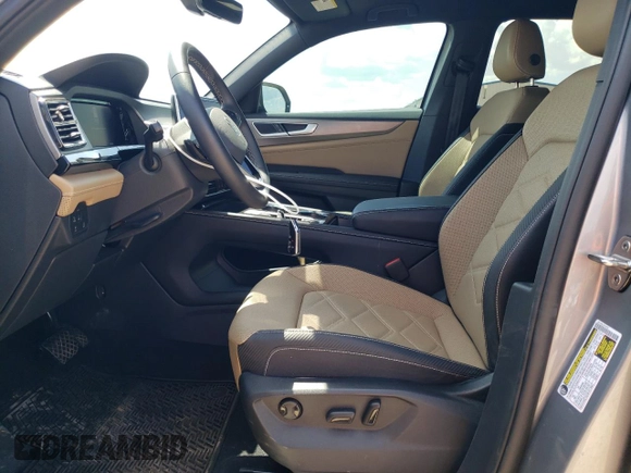 2024 Volkswagen Atlas SE with VIN 1V2HE2CA5RC205604, listed as a Copart auction lot 56399885 with 19,859 mi miles and Salvage title. Bid and sale history available at DreamBid. Image 7.