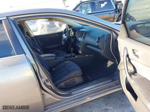 2014 Nissan Maxima 3.5 SV with VIN 1N4AA5AP7EC452694, listed as a IAAI auction lot 41828538 with 162,341 mi miles. Bid and sale history available at carsss.com. Image 5.