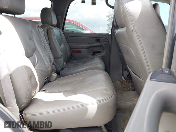 2004 Chevrolet Tahoe LS z VIN 1GNEC13T84J103666, wystawiony jako IAAI lot #41921063 z przebiegiem 209 404 mil mil oraz . Historia ofert i sprzedaży dostępna na DreamBid. Obrazek 8.