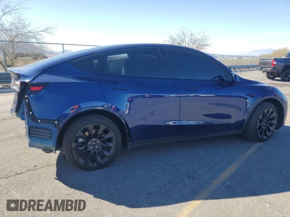 2023 Tesla Model Y Long Range z VIN 7SAYGDEE2PF908622, wystawiony jako Copart lot #47228145 z przebiegiem 10 639 mil mil oraz Szkoda całkowita • Salvage title. Historia ofert i sprzedaży dostępna na DreamBid. Obrazek 3.