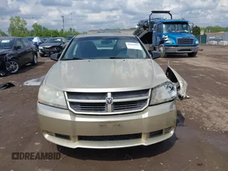 2010 Dodge Avenger SXT z VIN 1B3CC4FB9AN124312, wystawiony jako IAAI lot #42221993 z przebiegiem 194 706 mil mil oraz . Historia ofert i sprzedaży dostępna na DreamBid. Obrazek 12.