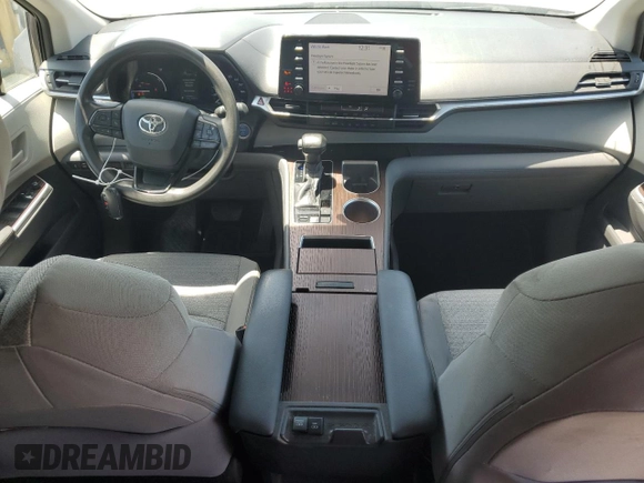 2022 Toyota Sienna LE z VIN 5TDKRKECXNS076178, wystawiony jako Copart lot #57437765 z przebiegiem 42 497 mil mil oraz Szkoda całkowita • Salvage title. Historia ofert i sprzedaży dostępna na DreamBid. Obrazek 8.