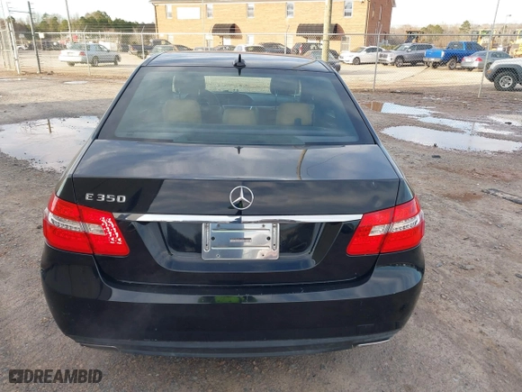 2013 Mercedes-Benz E-Class E 350 Luxury with VIN WDDHF5KB2DA715641, listed as a IAAI auction lot 41598326 with 89,060 mi miles. Bid and sale history available at carsss.com. Image 16.