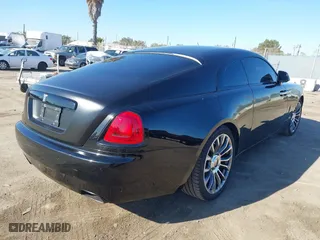 2016 Rolls-Royce Wraith with VIN SCA665C51GUX85992, listed as a IAAI auction lot 41344751 with 42,675 mi miles. Bid and sale history available at carsss.com. Image 4.