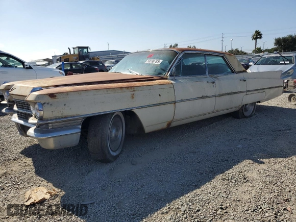 1963 Cadillac DeVille z VIN 63N073265, wystawiony jako Copart lot #58598785 z przebiegiem 79 382 mil mil oraz Czysty tytuł • Clean title. Historia ofert i sprzedaży dostępna na DreamBid. Obrazek 1.