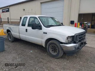 2004 Ford Super Duty F-250 XL with VIN 1FTNX20L34EA13731, listed as a IAAI auction lot 41510742 with 323,217 mi miles. Bid and sale history available at carsss.com. Image 1.