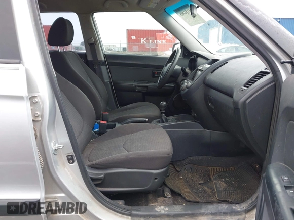 2011 Kia Soul with VIN KNDJT2A14B7318468, listed as a IAAI auction lot 41714408 with 208,425 mi miles. Bid and sale history available at carsss.com. Image 5.