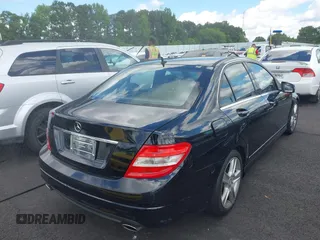 2011 Mercedes-Benz C 300 Sport z VIN WDDGF8BB9BR138442, wystawiony jako IAAI lot #42191668 z przebiegiem 114 255 mil mil oraz . Historia ofert i sprzedaży dostępna na DreamBid. Obrazek 4.