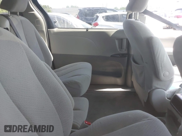 2011 Toyota Sienna LE AAS with VIN 5TDKK3DC2BS096965, listed as a IAAI auction lot 42583783 with 288,489 mi miles and . Bid and sale history available at DreamBid. Image 8.