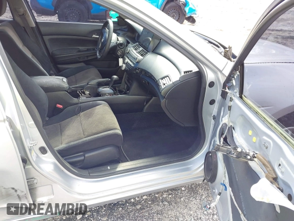 2009 Honda Accord LX-P z VIN 1HGCP264X9A103451, wystawiony jako IAAI lot #42203500 z przebiegiem 176 959 mil mil oraz . Historia ofert i sprzedaży dostępna na DreamBid. Obrazek 5.