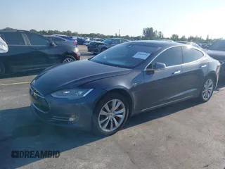 2015 Tesla Model S 85D with VIN 5YJSA1H46FF082264, listed as a IAAI auction lot 42068959 with 98,693 mi miles. Bid and sale history available at carsss.com. Image 17.