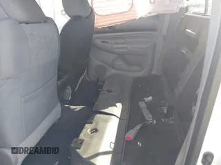 2014 Toyota Tacoma PreRunner with VIN 3TMJU4GN7EM158230, listed as a IAAI auction lot 40010521 with 145,185 mi miles. Bid and sale history available at carsss.com. Image 8.