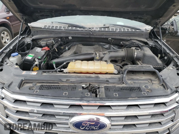 2018 Ford Expedition XLT with VIN 1FMJU1JT3JEA71037, listed as a Copart auction lot 47416415 with 106,487 mi miles and Salvage title. Bid and sale history available at DreamBid. Image 13.