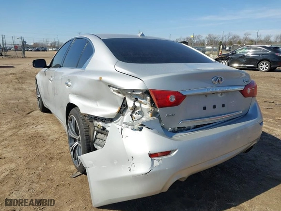 2015 Infiniti Q50 Premium with VIN JN1BV7AR7FM405809, listed as a IAAI auction lot 41782277 with 110,958 mi miles. Bid and sale history available at carsss.com. Image 3.