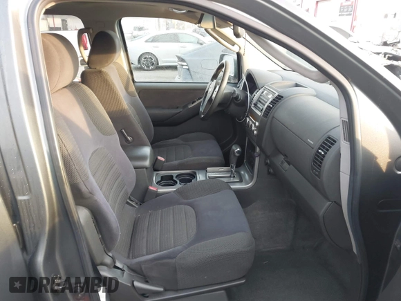2005 Nissan Pathfinder SE with VIN 5N1AR18U35C745284, listed as a IAAI auction lot 41473294 with 84,403 mi miles. Bid and sale history available at carsss.com. Image 5.