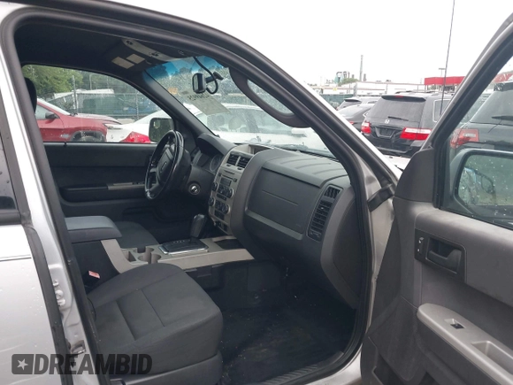 2012 Ford Escape XLT z VIN 1FMCU9D76CKA78378, wystawiony jako IAAI lot #42649925 z przebiegiem 282 992 mil mil oraz . Historia ofert i sprzedaży dostępna na DreamBid. Obrazek 5.