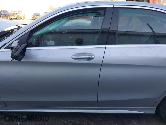 2015 Mercedes-Benz C-Class C 300 Luxury with VIN 55SWF4KB6FU005257, listed as a IAAI auction lot 41675298 with 126,263 mi miles. Bid and sale history available at carsss.com. Image 15.