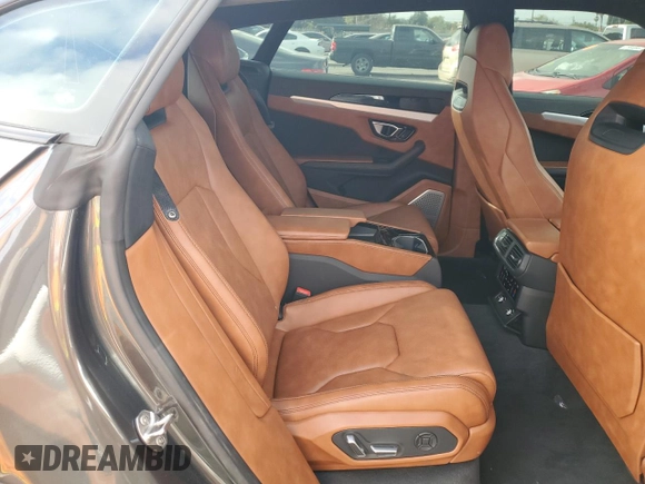 2019 Lamborghini Urus z VIN ZPBUA1ZL3KLA05964, wystawiony jako Copart lot #43809525 z przebiegiem 28 338 mil mil oraz Szkody całkowita. Historia ofert i sprzedaży dostępna na DreamBid. Obrazek 12.