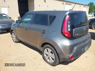 2016 Kia Soul z VIN KNDJN2A27G7389593, wystawiony jako IAAI lot #42135313 z przebiegiem 110 861 mil mil oraz . Historia ofert i sprzedaży dostępna na DreamBid. Obrazek 3.