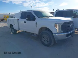 2019 Ford F-350 with VIN 1FT7X3B69KED70740, listed as a IAAI auction lot 41665562 with 190,822 mi miles and . Bid and sale history available at DreamBid. Image 1.