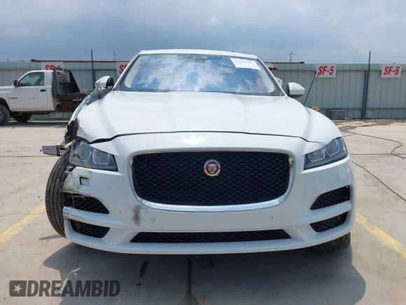 2020 Jaguar F-Pace 25t Prestige z VIN SADCK2FXXLA622776, wystawiony jako IAAI lot #42149737 z przebiegiem 42 269 mil mil oraz . Historia ofert i sprzedaży dostępna na DreamBid. Obrazek 13.