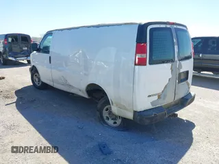 2008 Chevrolet Express Cargo Van with VIN 1GCGG25C381184266, listed as a IAAI auction lot 41833807 with 472,299 mi miles. Bid and sale history available at carsss.com. Image 3.