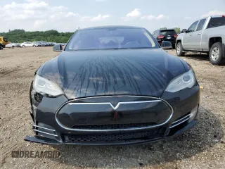 2014 Tesla Model S 60 with VIN 5YJSA1H11EFP36611, listed as a Copart auction lot 59544085 with 97,214 mi miles and Salvage title. Bid and sale history available at DreamBid. Image 5.