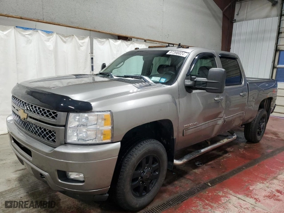 2014 Chevrolet Silverado 2500HD LT with VIN 1GC1KXCG5EF142896, listed as a Copart auction lot 87398024 with 125,951 mi miles and Salvage Title. Bid and sale history available at carsss.com. Image 1.