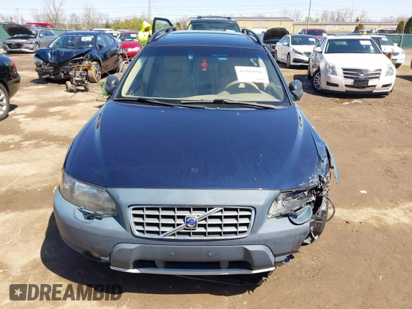2002 Volvo V70 with VIN YV1SZ58DX21075265, listed as a IAAI auction lot 41983006 with 180,393 mi miles. Bid and sale history available at carsss.com. Image 12.