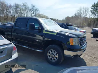 2012 GMC Sierra 2500HD SLT z VIN 1GT121EG6CF174151, wystawiony jako IAAI lot #41992729 z przebiegiem 121 654 mil mil oraz . Historia ofert i sprzedaży dostępna na DreamBid. Obrazek 1.