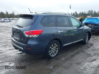 2013 Nissan Pathfinder SV with VIN 5N1AR2MM2DC614471, listed as a IAAI auction lot 41740633 with 224,796 mi miles. Bid and sale history available at carsss.com. Image 4.